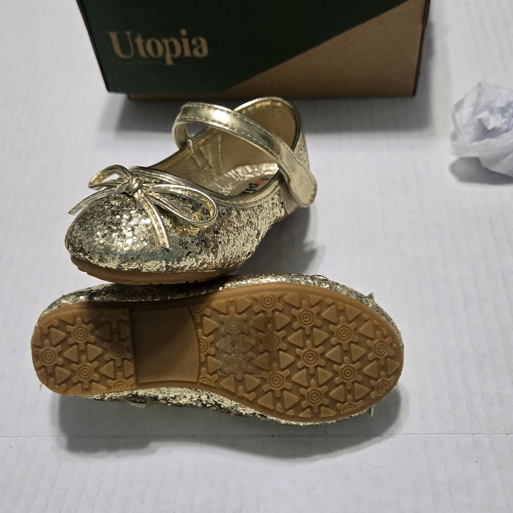 Utopia girls dress shoes gold glitter dress ballet flats size 6 toddler  NEW